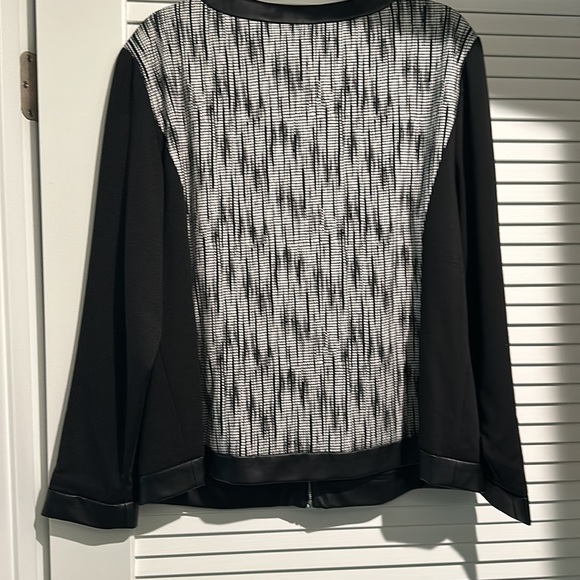 NWOT RAFAELLA Zip Front Jacket with Faux Leather Trim and two zipped pockets-18W - Picture 8 of 8